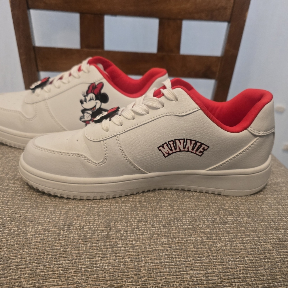 Minnie Mouse Womens Disney Sneakers Size 7 White and Red Excellent Used Cond. - Picture 2 of 9